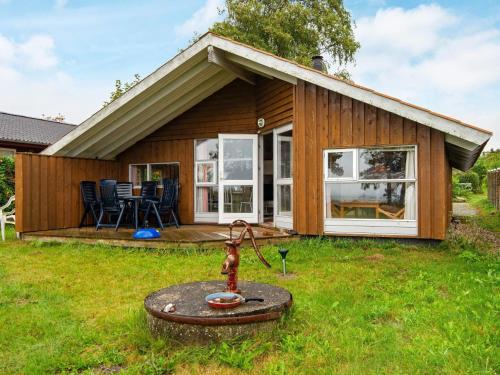  6 person holiday home in Sydals, Ferienwohnung in Sønderby