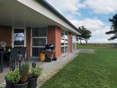  6 person holiday home in Bl vand in Blåvand