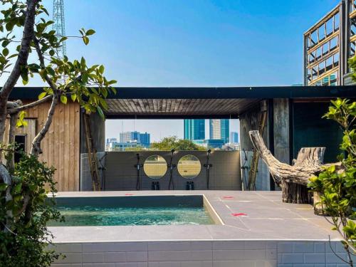 Blu Cabin Ari Stylish Gay Poshtel, Bangkok