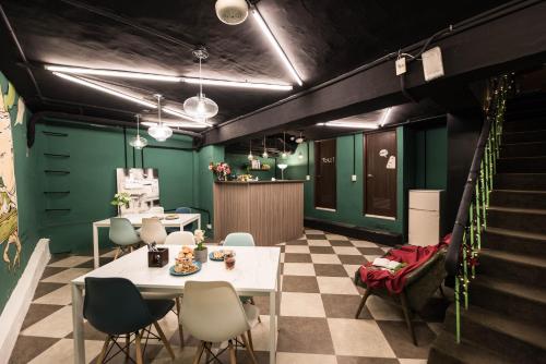 앳 홈 호텔 중산 - 편의 시설/서비스