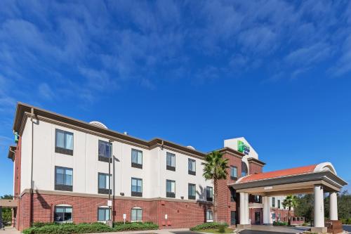 Holiday Inn Express Hotel & Suites Picayune