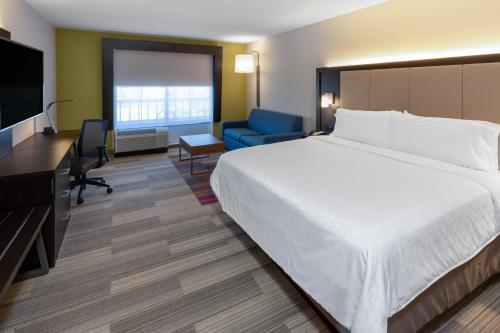 Holiday Inn Express Minden image 19