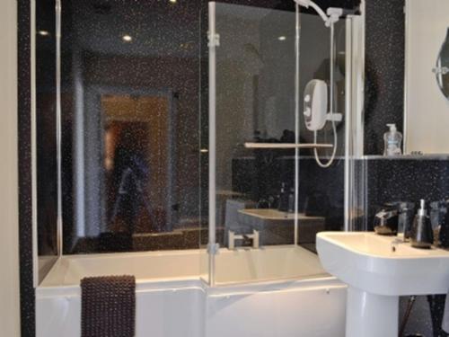 The Penthouse- The Kingsley Collection - image 2