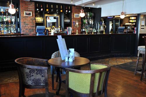 Red Lion Hotel by Greene King Inns - image 3