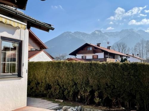 Kleines Häuschen mit Bergblick - Apartment - Eschenlohe