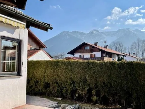 Kleines Häuschen mit Bergblick in Eschenlohe, Deutschland
