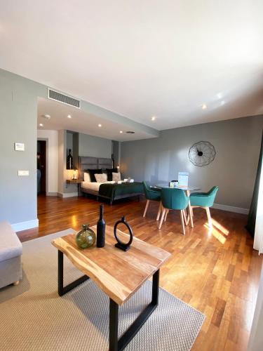 Studio Apartment image 5