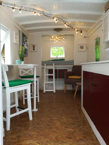 Zuruck zur Natur - Urlaub im Zirkuswagen, Sommeratelier oder Schindelwagen - Gerbach