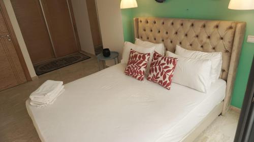 Spacious flat near twin towers