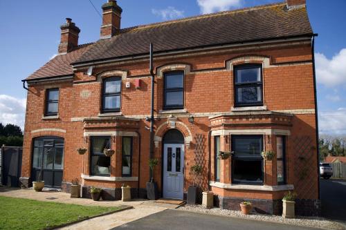 Stunning 5 Bedroom Victorian home with optional hot tub gîte à louer Pershore Railway Station