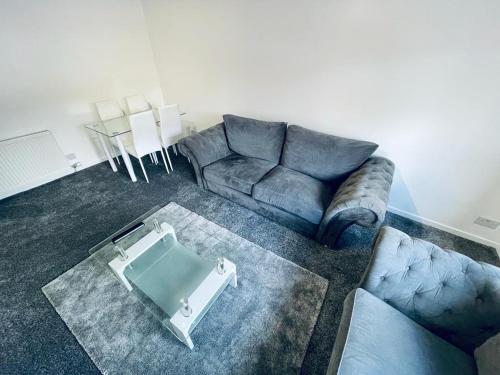 Modern 2 Bedroom Apartment With Free Parking, Glasgow (photo 8)