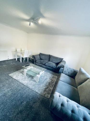 Modern 2 Bedroom Apartment With Free Parking, Glasgow (photo 9)