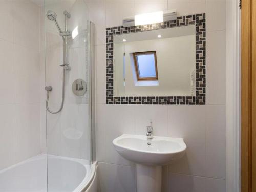 Windermere Bakery Cottage - Lake District 2-Star Single Room room