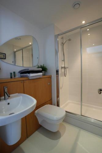 Edinburgh Waterfront Apartments - image 6