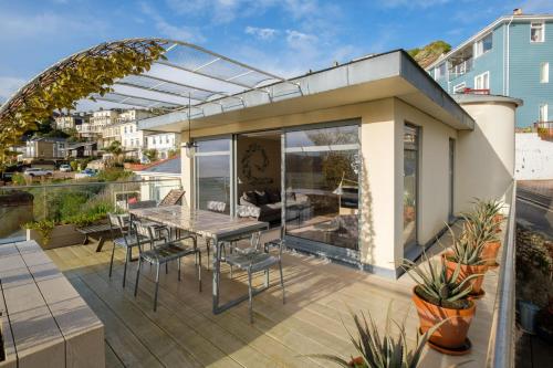 Exterior view, The Beach House in Ventnor West