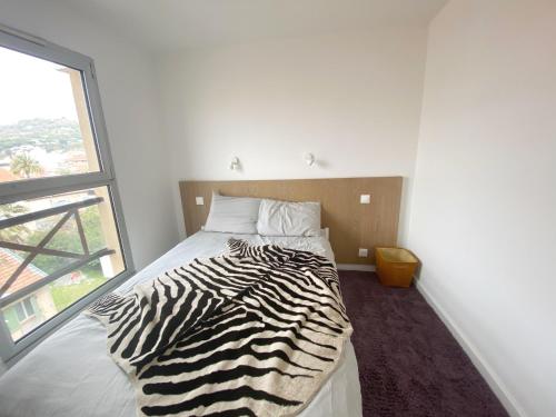 à 10 min de la Croisette - pieds dans la mer