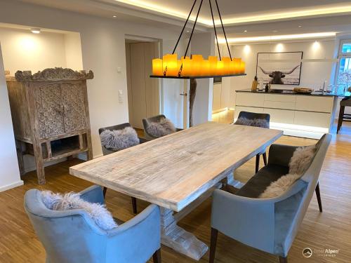 Luxus Chalet Suite 245m² mit privater Infrarotkabine im Chiemsee Alpenland - Apartment - Brannenburg
