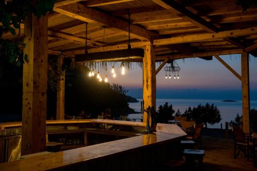 酒吧/高級酒吧, Aphrodite Family Eco Camping in 尼奧奇奧利奧