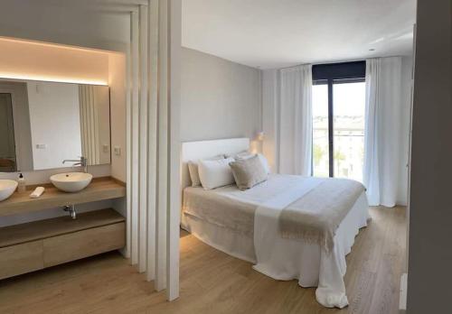 Calma S'Alguer Luxury Beach Apartment in Sant Joan de Palamos