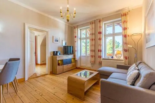 Haus auf dem Hügel, Die Klassische 06 in Bansin, Deutschland