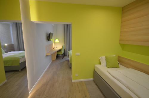 Triple Room image 6