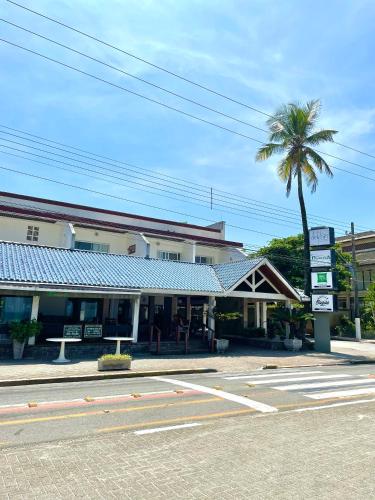 Delphin Beach Hotel - 숙소 외관