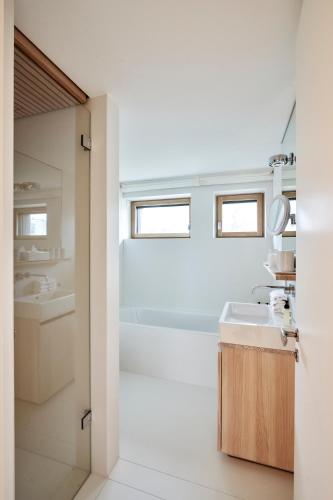 Three-Bedroom Apartment image 6
