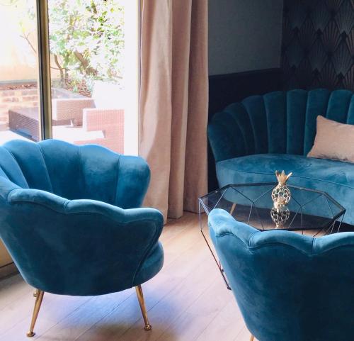 ผับ/เลาจน์, Hotel Le Cardinal Rueil Centre in รูอีล มาเมซอง