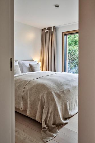 Three-Bedroom Apartment image 9