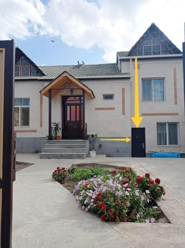 B&B Echmiadzin - Julia's Place - Apartment, Garden & BBQ - Bed and Breakfast Echmiadzin