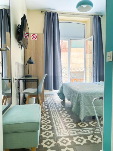 Double Room with Private Bathroom image 4