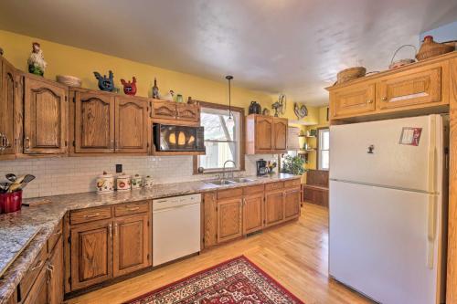 Quaint and Family-Friendly Watertown Farmhouse!