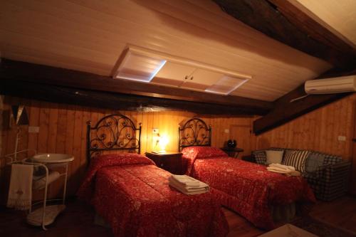 5 bedrooms, 11 beds