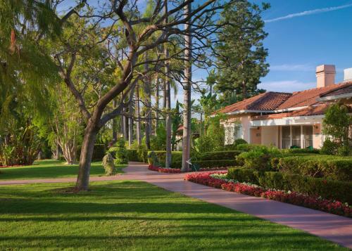 34544057 The Beverly Hills Hotel - Dorchester Collection