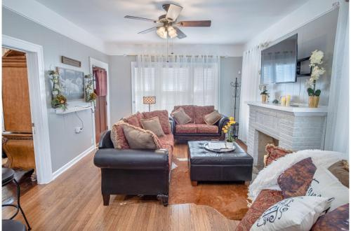 Stunning 3 BR Home Near DT Alamodome - Riverwalk in San Antonio, USA
