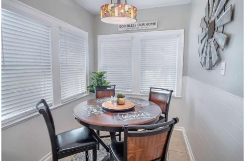 Stunning 3 BR Home Near DT Alamodome - Riverwalk in San Antonio, USA