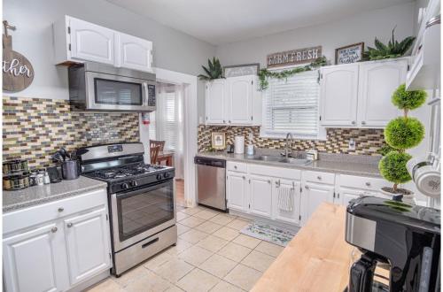 Stunning 3 BR Home Near DT Alamodome - Riverwalk in San Antonio, USA
