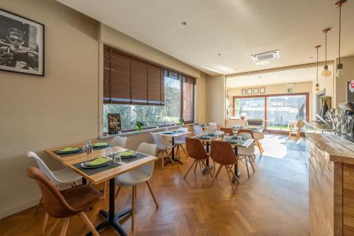 طعام و مشروبات, Hotel FI'Lin in دييجيم