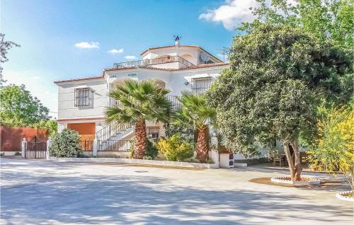 Amazing home in Iznajar w/ WiFi Outdoor swimming pool and 4 Bedrooms - image 9