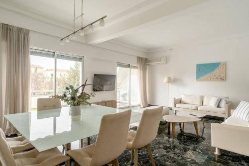 Elegant 2BD Evelpidon Apartment, Athens