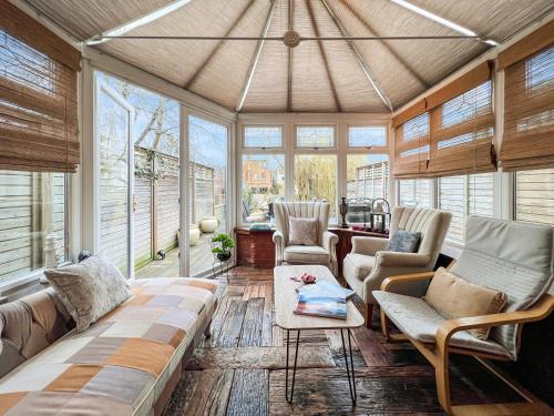 ผับ/เลาจน์, Maya residence in เบรคคอนสไฟล์