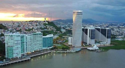 Bellini I 2 2 habitaciones Puerto Santa Ana Guayaquil - image 2