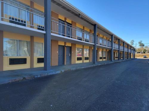 ทัศนียภาพภายนอกโรงแรม, Executive Inn & Suites in โดทัน (AL)