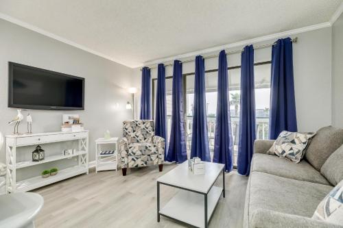 Right on the Seawall Beach Heated Pool BBQs - Mi Casa es Su Casa! - image 5