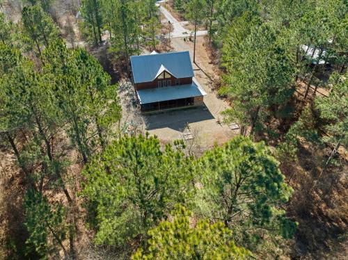 Blossom Belle Lodge Luxury cabin 4 Bedroom, 3.5 Bath sleeps 11 image