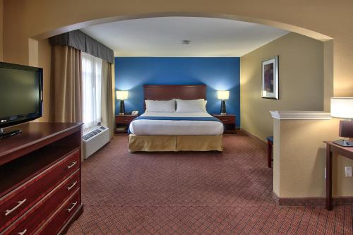 Holiday Inn Express Hotel & Suites Houston-Downtown Convention Center, an IHG Hotel