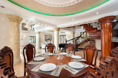 Food and beverages, KN Palace - Venuestay in Ho Chi Minh City