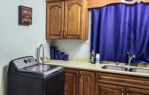 Cheerful 2 - Bedroom Townhouse with free parking in New Kingston, Kingston (fotografie 6)