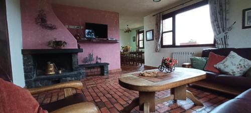  Cottage, Max 9 Places, Asturias, Northern Spain in 33548 Cuadroveña