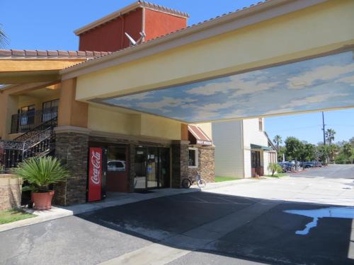 ทางเข้า, Azusa Inn in เวลินดา